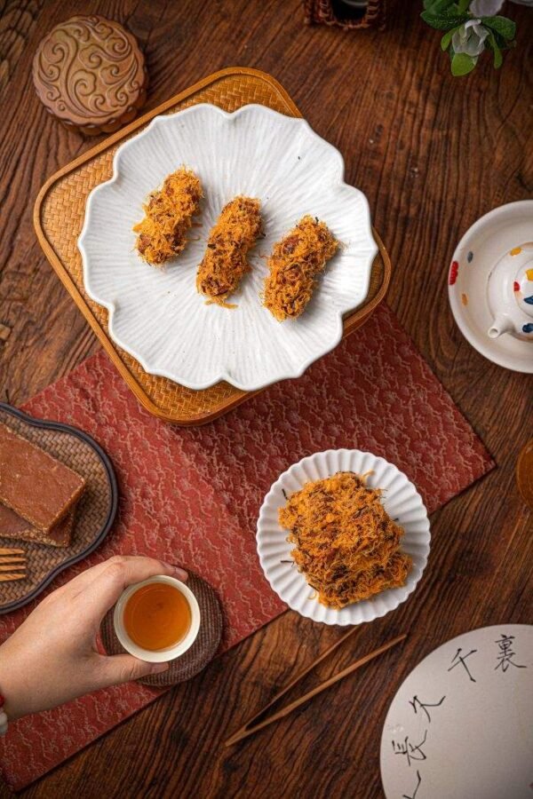 Dried Chicken Floss Twisted Dough with Seaweed & Spicy Flavour Tinned Afternoon Tea Snacks